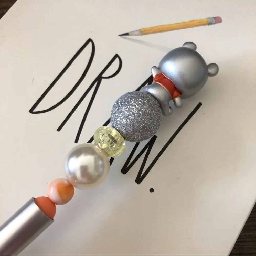 Disney Doorables: Winnie the Pooh: 100 years Pooh handmade beaded pen